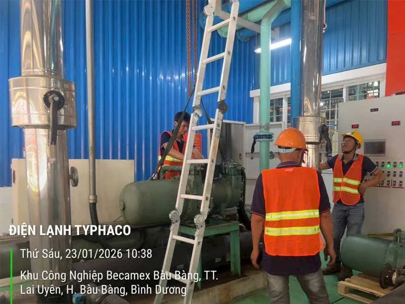 Dienlanhtyphaco-thay-may-nen-bao-tri-cum-chiller-160hp-tai-kcn-becamex-3